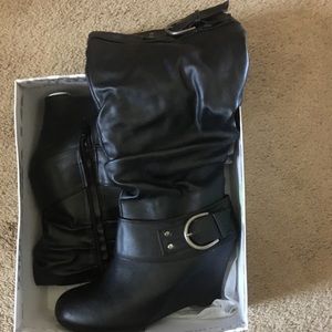 Wedge boots